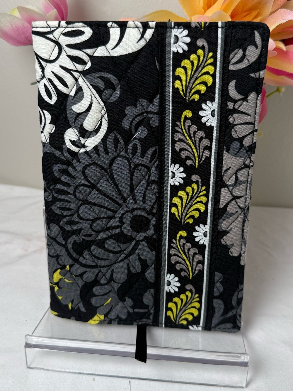 NWOT Vera Bradley Baroque Paperback Book Cover – Retired Pattern – 8” X 5”